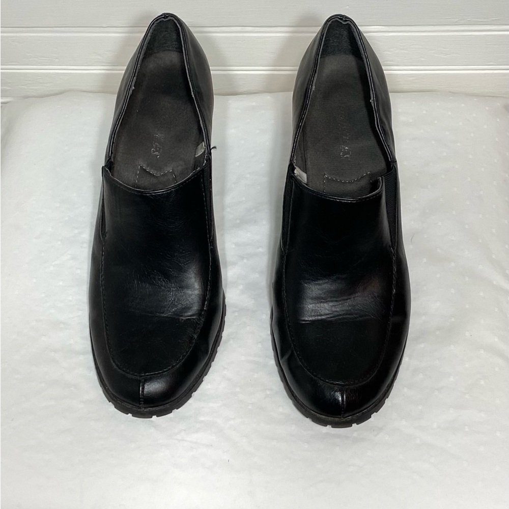 Aerosole black faux leather heels 8.5 M